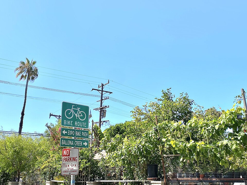 Illustration: Evaluating Cycling Route Safety and Difficulty Illustration: Evaluating Cycling Route Safety and Difficulty