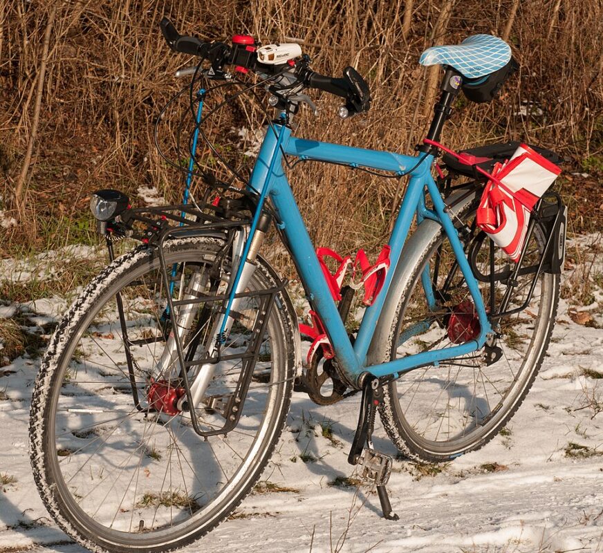 Illustration: How to Adjust Tire Pressure for Winter Riding