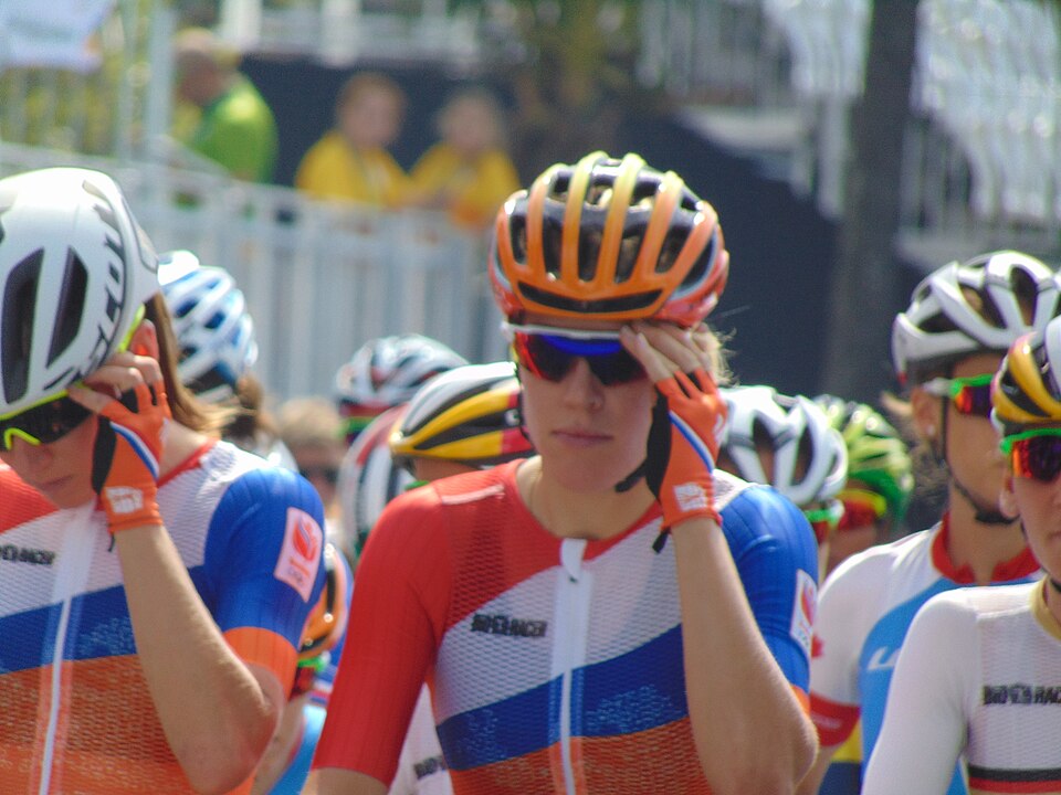 Illustration: The Dramatic Finish: Mara Abbott's Fall and the Sprint for Silver