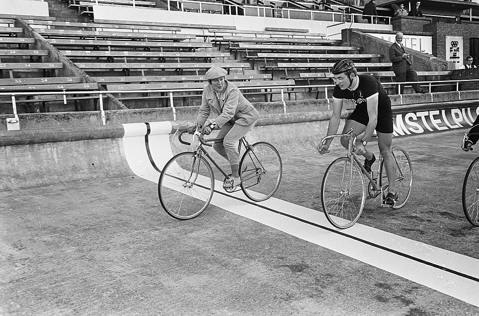 Illustration: What Is Sprint Training for Cyclists?