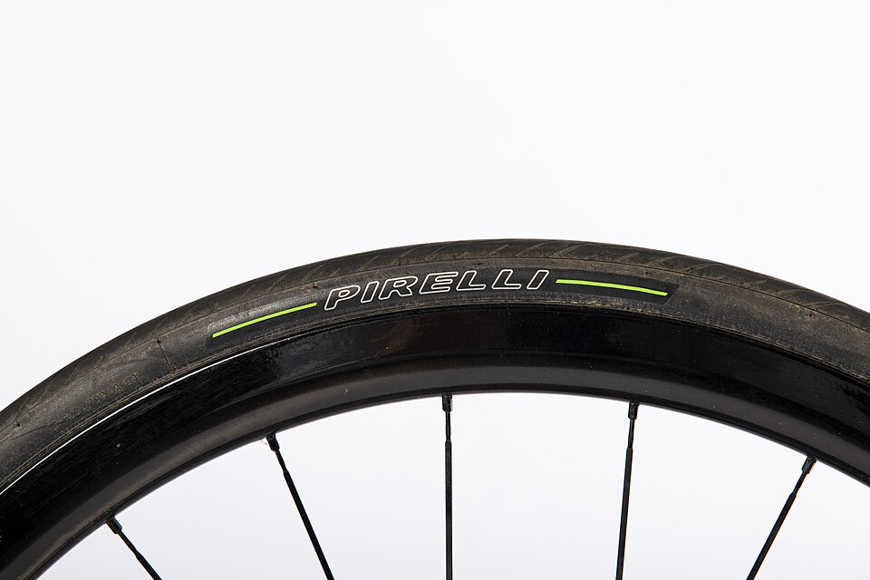 Illustration: What's the Optimal Tire Pressure for Specialized Racing Tires?